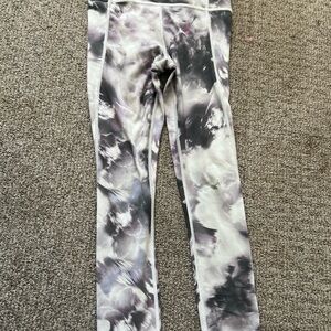 Athleta cute grey and purple leggings